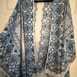 Japna Navy and White Floral Kimono